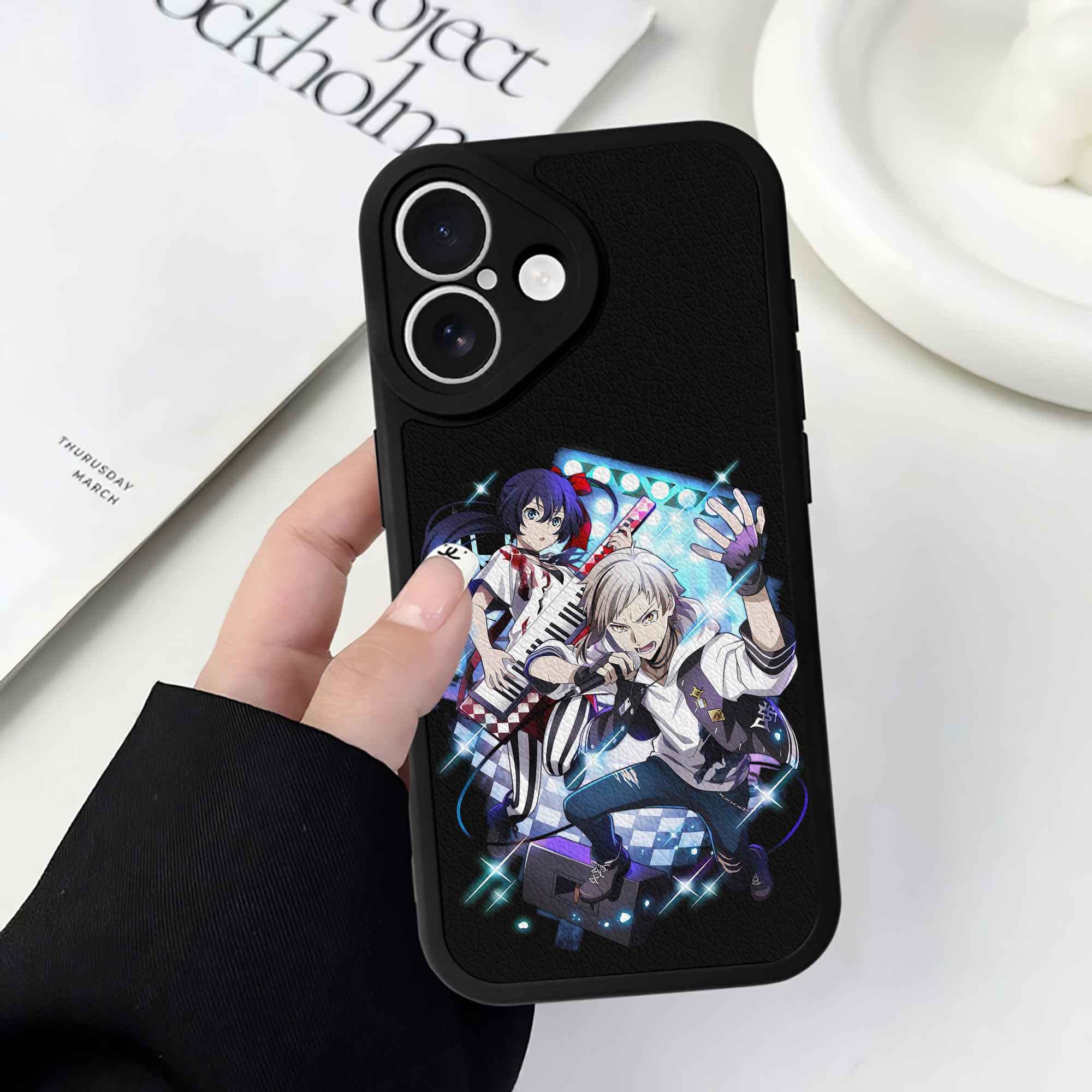 （画像用） 文豪ストレイドッグス Bungo Stray Dogs 【iPhone 16シリーズ対応】シリコンスマホケース（レザー調） 材質：シリコン